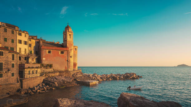 tellaro village at sunset. golfo dei poeti. liguria, italy - la spezia foto e immagini stock