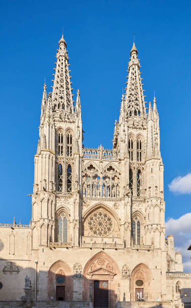 istock Catedral de Burgos 1698563234