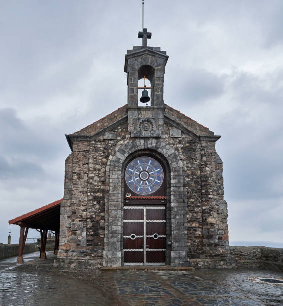 istock Iglesia de San Juan de Gaztelugatxe 1698580575