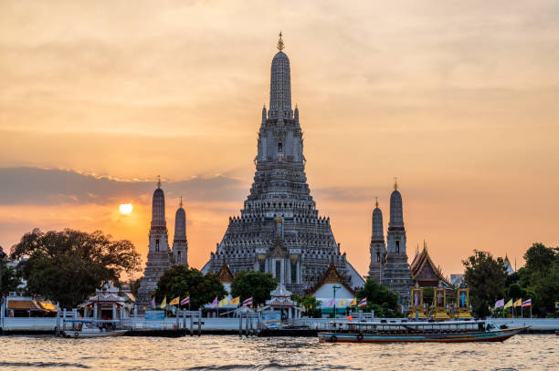 istock Wat Arun Temple at sunset in Bangkok, Thailand 1698862832