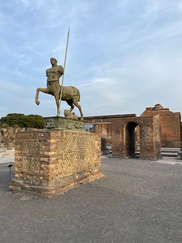 Pompeii statue