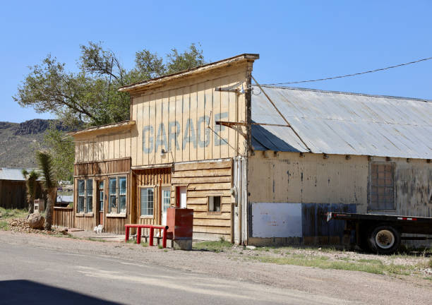 istock Abandoned mechanic garage in a western ghost town 1699160318