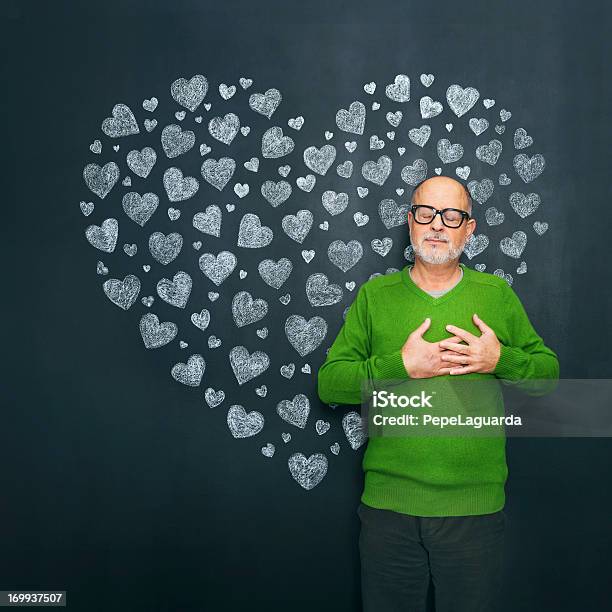 Wahre Liebe Stockfoto und mehr Bilder von Hand aufs Herz - Hand aufs Herz, Alter Erwachsener, Herzform