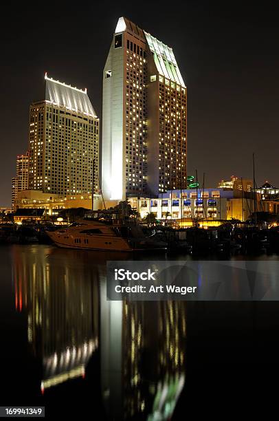 San Diego Bay Bei Nacht Stockfoto und mehr Bilder von Außenaufnahme von Gebäuden - Außenaufnahme von Gebäuden, Bankenviertel, Bauwerk