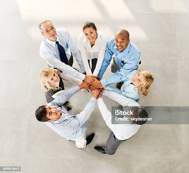 Teamarbeit Stockfoto und mehr Bilder von Menschengruppe - Menschengruppe, Ansicht aus erhöhter Perspektive, Menschen