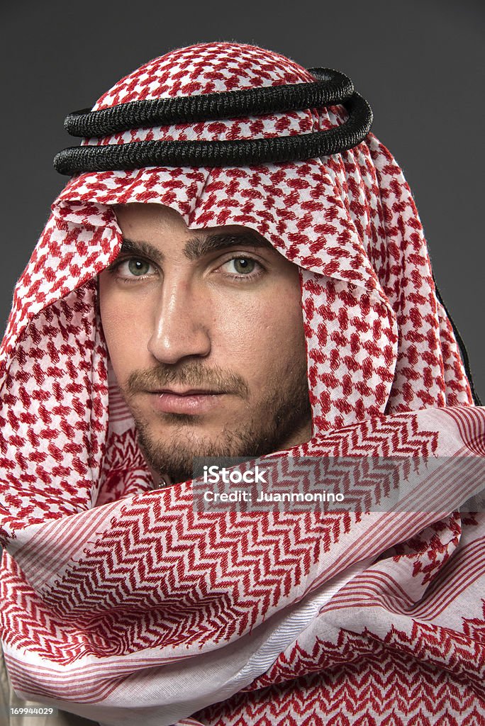 Joven hombre del Medio Oriente - Foto de stock de Arabia Saudí libre de derechos