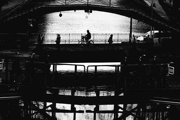  Please look at my image of the Paris city 
