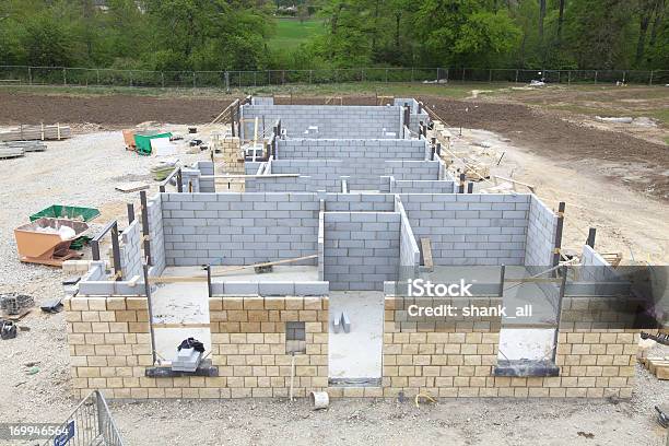 Vista Aérea De Una Nueva Construcción Foto de stock y más banco de imágenes de Casa - Casa, Construir, Pared