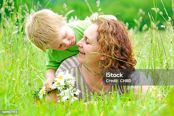 구슬눈꼬리 및 Son 2-3 살에 대한 스톡 사진 및 기타 이미지 - 2-3 살, 가족, 꽃-식물