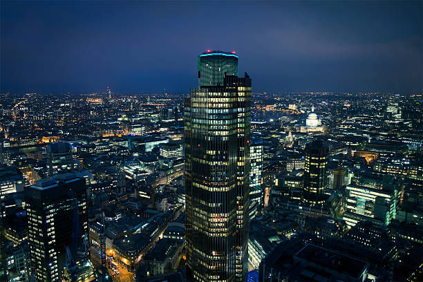 de londres - london england aerial view skyscraper mid air photos et images de collection