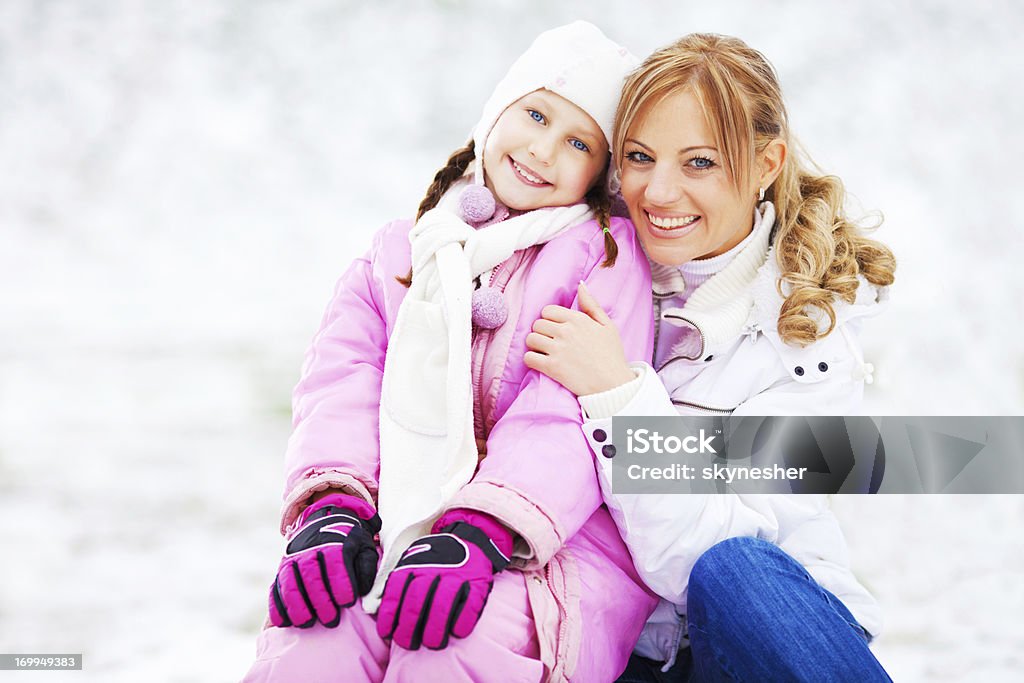 Inverno de Retrato de família. - Royalty-free Abraçar Foto de stock