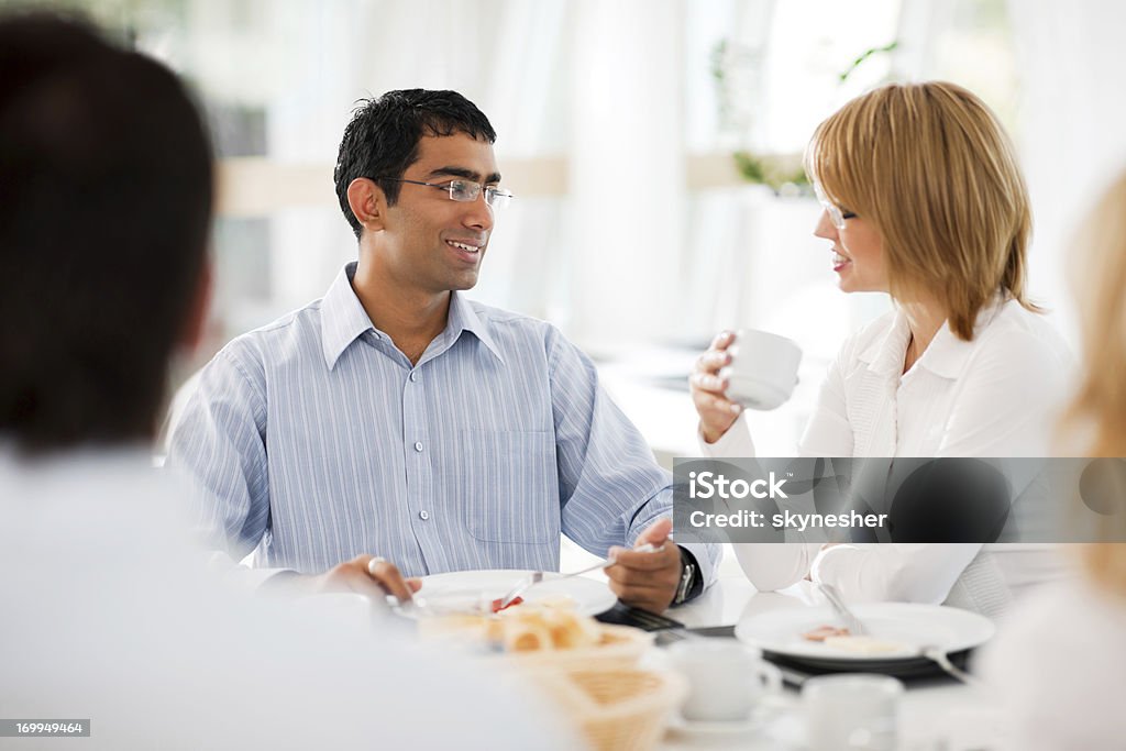 Empresários tendo uma Pausa para almoço. - Royalty-free Povo Indiano Foto de stock