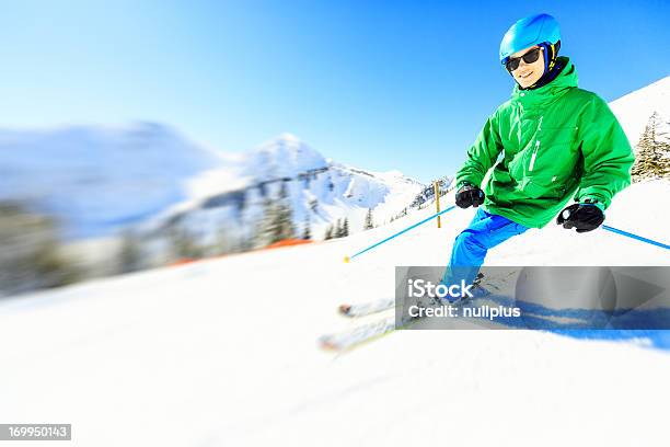 Skifahren Teenager Stockfoto und mehr Bilder von Aktivitäten und Sport - Aktivitäten und Sport, Alpen, Berg