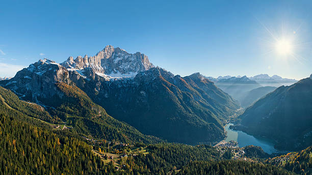 alleghe - day autumn beauty in nature belluno стоковые фото и изображения