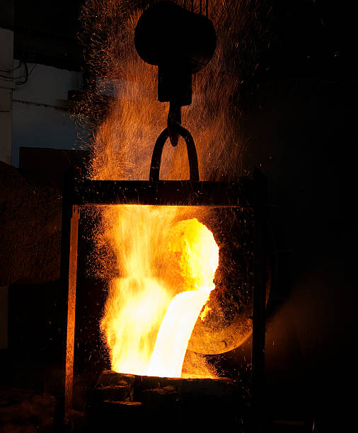 캐스팅 - copper melting metal boiler 뉴스 사진 이미지