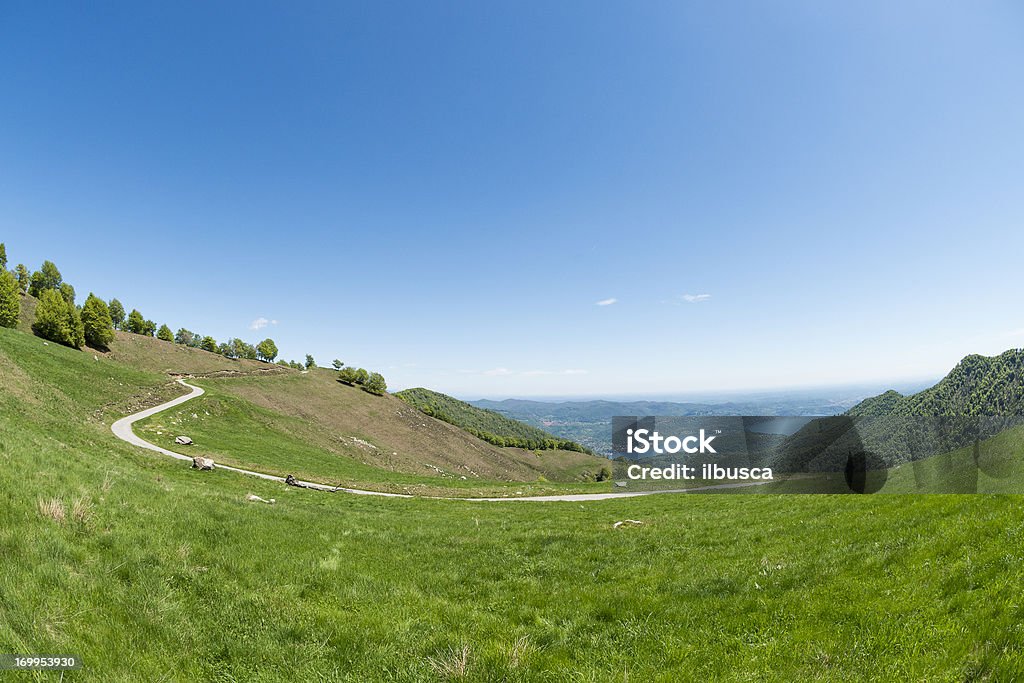 Góra i hill Krajobraz we włoskich Alpach - Zbiór zdjęć royalty-free (Alpy)