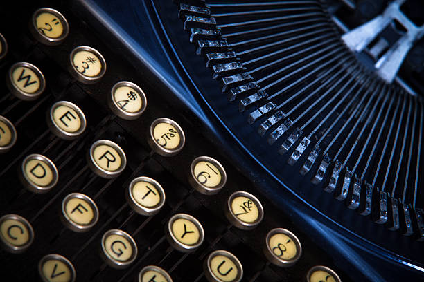 close-up de máquina de escrever manual - typewriter typebar old macro imagens e fotografias de stock
