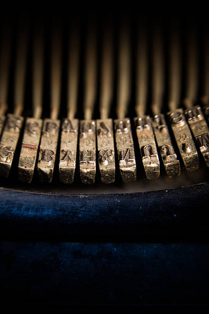 クローズアップのタイプのバーは 1930 年代の手動タイプライター - typewriter hammer retro revival typebar ストックフォトと画像