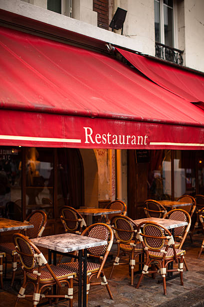 na zewnątrz restauracji w paryżu - france restaurant cafe french culture zdjęcia i obrazy z banku zdjęć