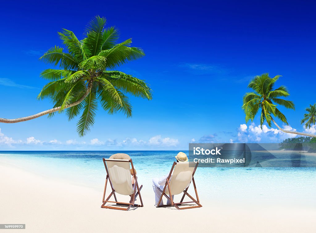 Casal na praia - Foto de stock de Amor royalty-free