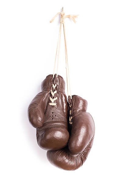 guanti da boxe - conflict boxing glove classic sport foto e immagini stock
