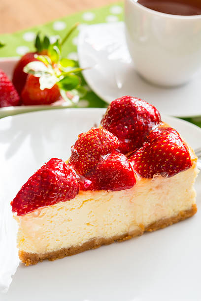 ストロベリーチーズケーキ - strawberry cheesecake ストックフォトと画像
