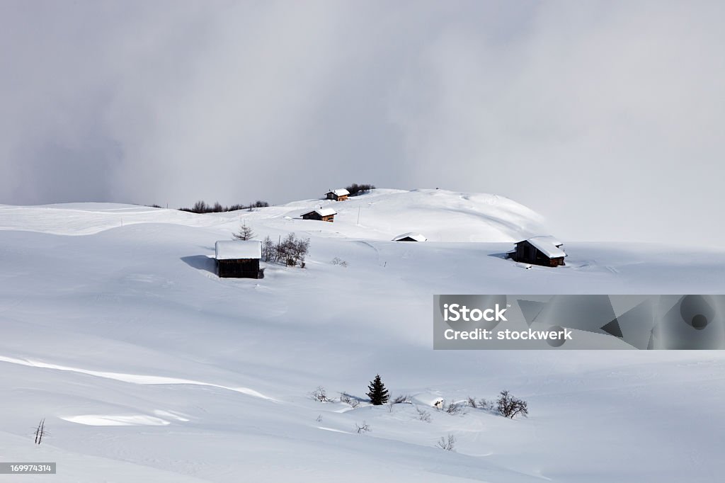 Die Chalets und Barns über Alp im Winter - Lizenzfrei Alpen Stock-Foto