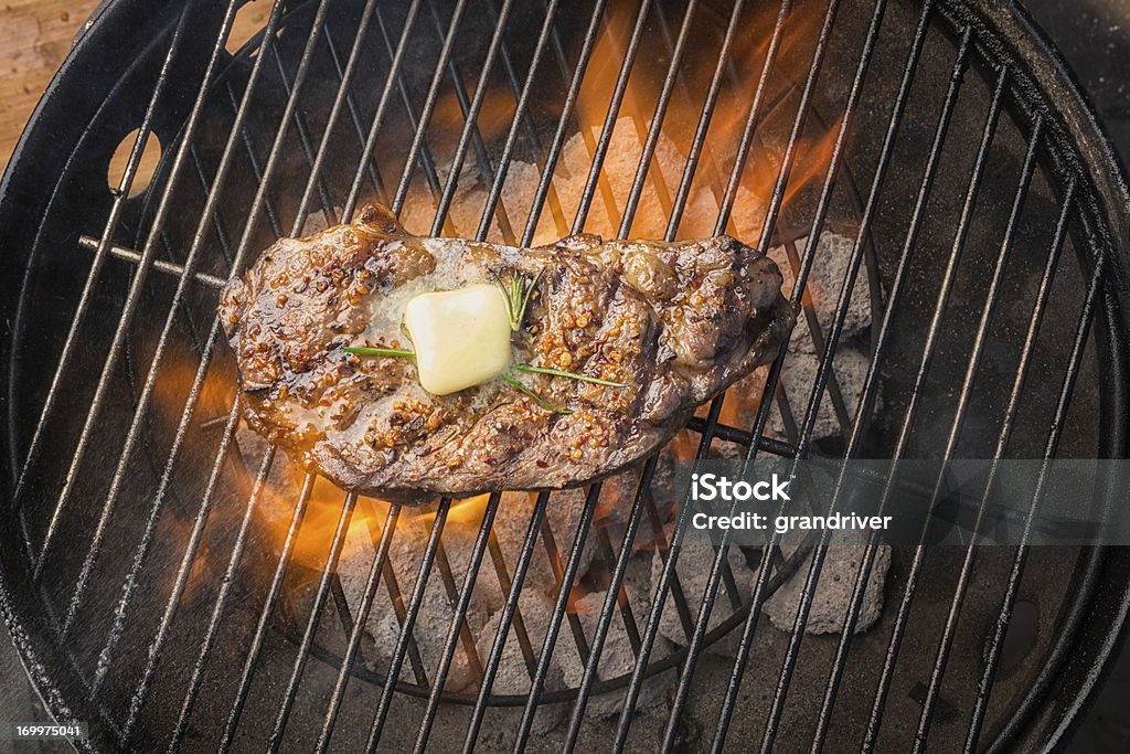 Filé de Kobe New York Grill com fogo - Foto de stock de Rib Eye Steak royalty-free