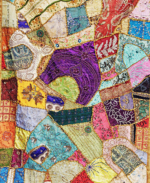 разноцветные вручную в лоскутной технике от раджастхан, индия - quilt patchwork pattern indian culture стоковые фото и изображения