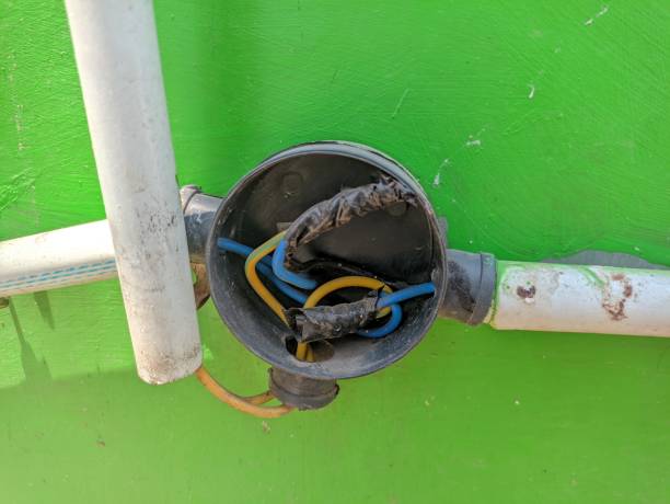 istock Connecting a series of electric current cables 1699765592
