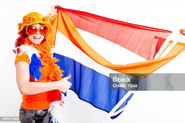 Fan Z Flaga Holandii I Pomarańczowy Proporzec - zdjęcia stockowe i więcej obrazów Flaga Holandii - Flaga Holandii, Białe tło, Fan