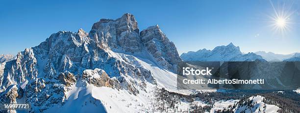 Monte Pelmo - Fotografias de stock e mais imagens de Alpes Europeus - Alpes Europeus, Ao Ar Livre, Beleza natural