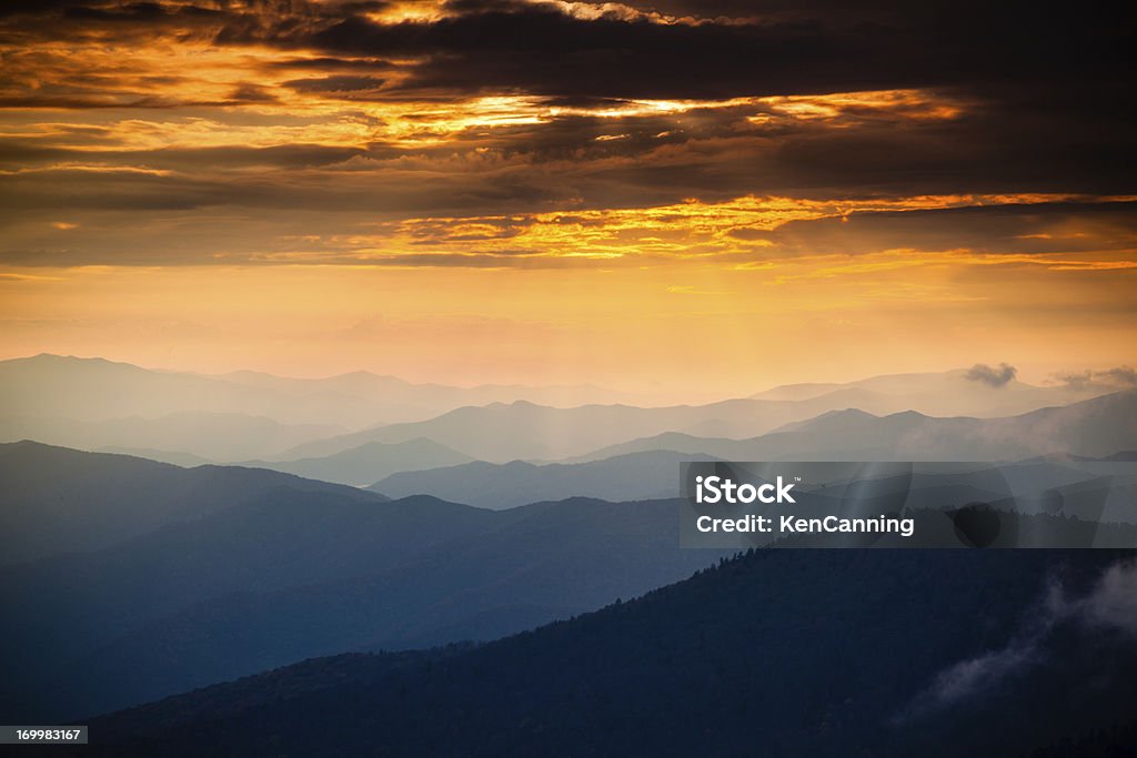 Sonne Strahlen über die Berge - Lizenzfrei Berg Stock-Foto