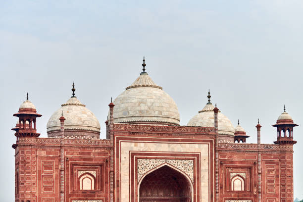 close up jawab taj mahal domes white marble mausoleum landmark in agra, uttar pradesh, india - mythology marble close up architecture imagens e fotografias de stock