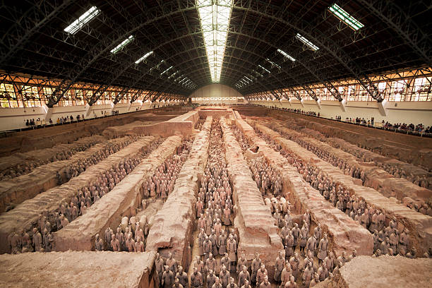 guerrieri di terracotta di xian, cina - xian immagine foto e immagini stock