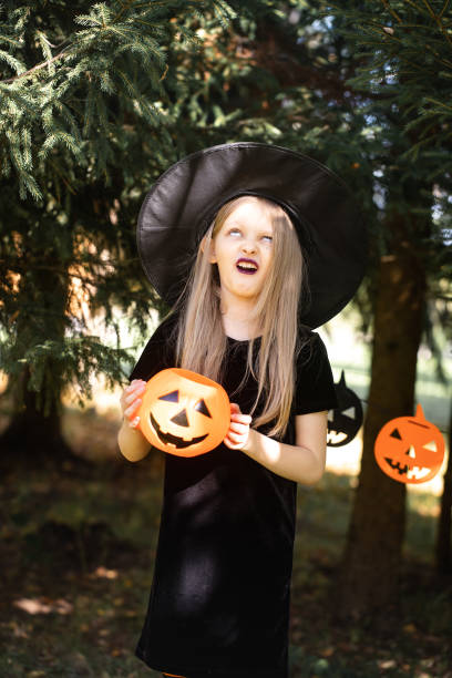 istock Halloween girl 1700042857
