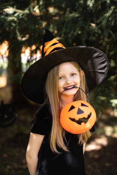 istock Halloween girl 1700046776