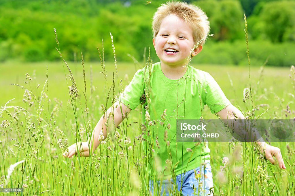 Rapaz a divertir-se. - Royalty-free Aluno de Jardim de Infância Foto de stock