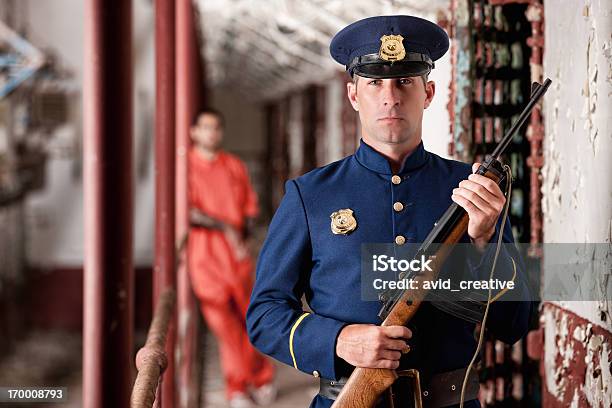 Correcções Vigiando Gestor De Blocos De Células - Fotografias de stock e mais imagens de Guarda Prisional - Guarda Prisional, Serviço de segurança, Prisão