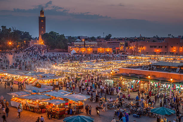 marrakesh dżamaa al-fina przez noc - jema el fna zdjęcia i obrazy z banku zdjęć