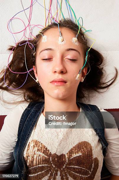 Electroencephalography 잠자기에 대한 스톡 사진 및 기타 이미지 - 잠자기, 검사-보기, 뇌전도