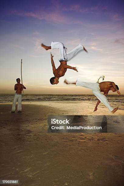 Capoeira Na Praia - Fotografias de stock e mais imagens de Capoeira - Capoeira, Música de capoeira, Brasil