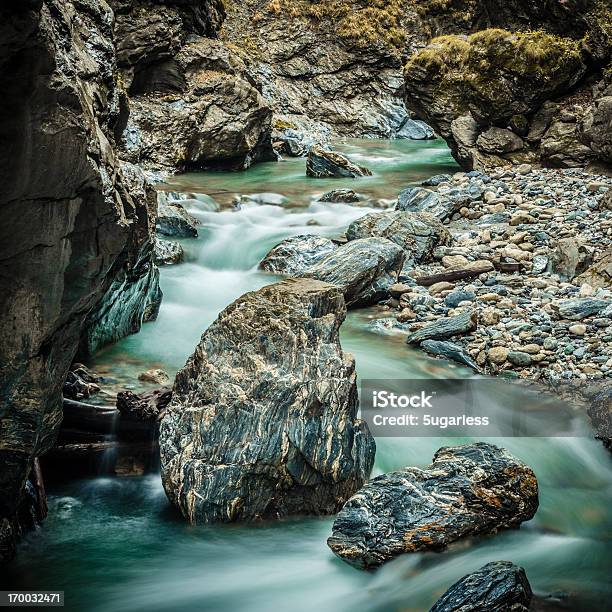 Cálculos De Mármol En Un Río De Montaña Foto de stock y más banco de imágenes de Agua - Agua, Aire libre, Alpes Europeos