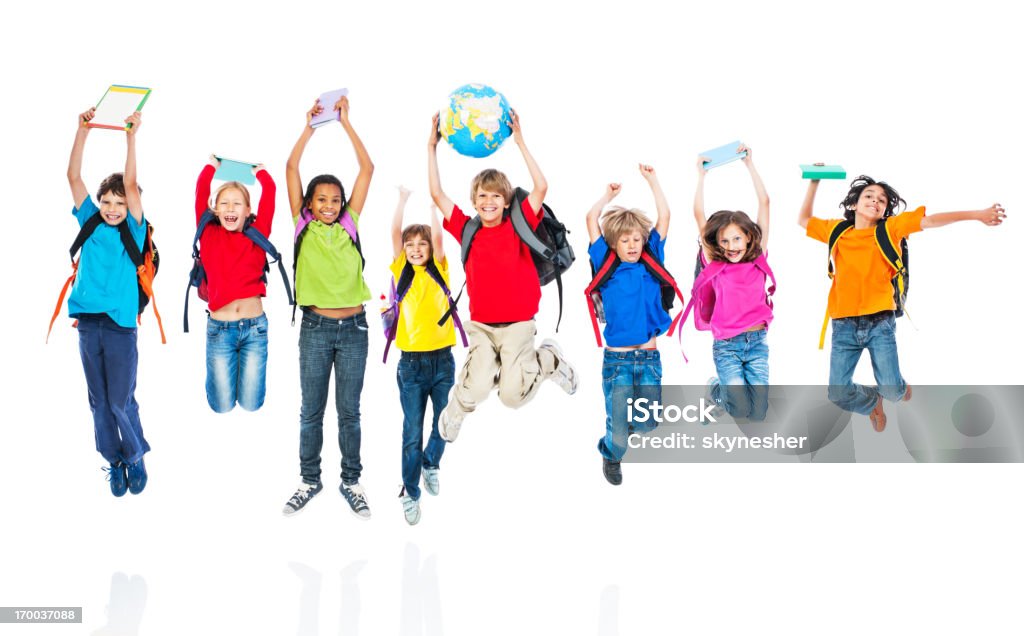 École enfants avec sacs à dos et des livres de sauter. - Photo de Enfant libre de droits