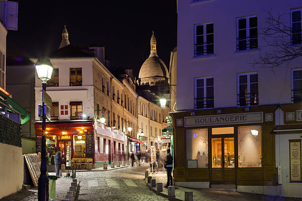 montmartre, parís, francia - night france paris france travel fotografías e imágenes de stock