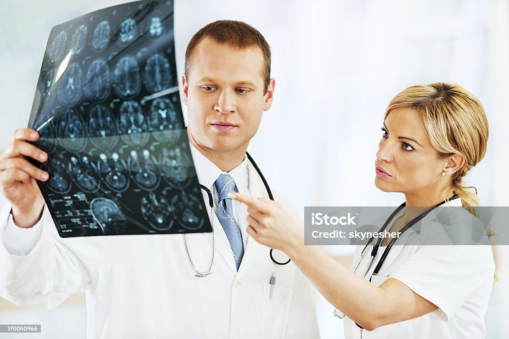Ein Gehirn in MRI. - Lizenzfrei Allgemeinarztpraxis Stock-Foto