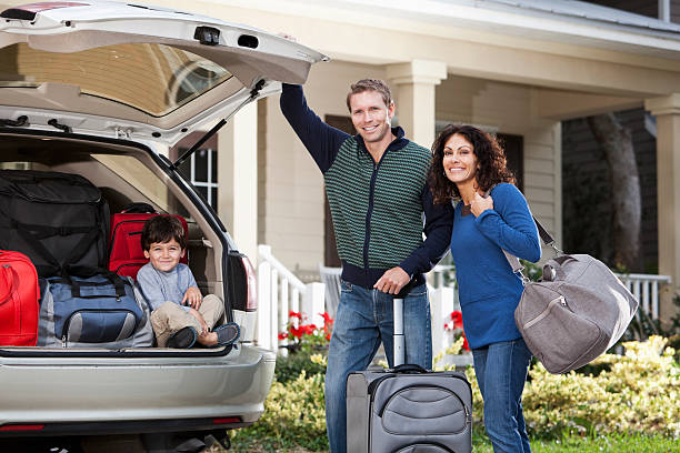 istock Family going on road trip 170042137