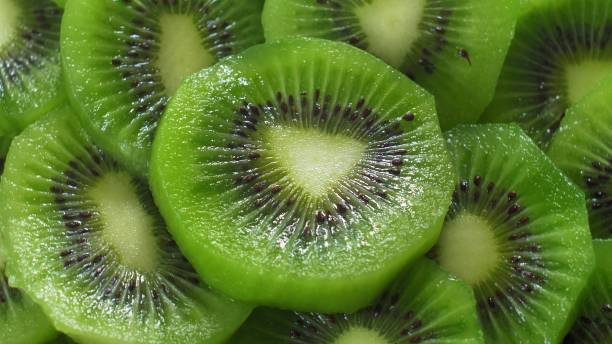 kiwi fruit slices rotating - 3846 imagens e fotografias de stock