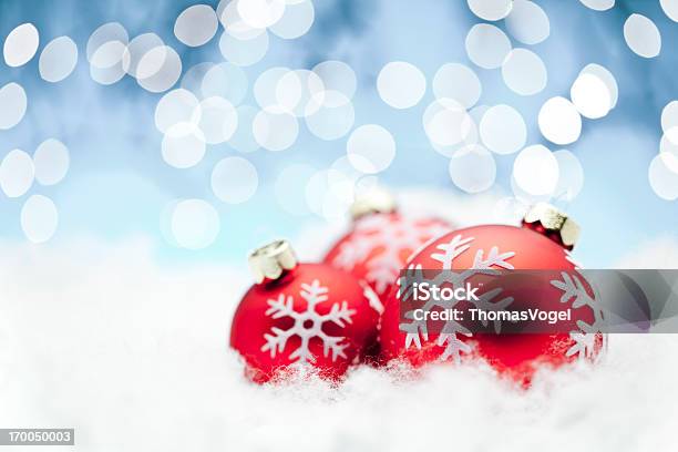 레드 크리스마스 공눈송이 데커레이션 인공눈 장식 겨울 휴가 0명에 대한 스톡 사진 및 기타 이미지 - 0명, 겨울, 공휴일