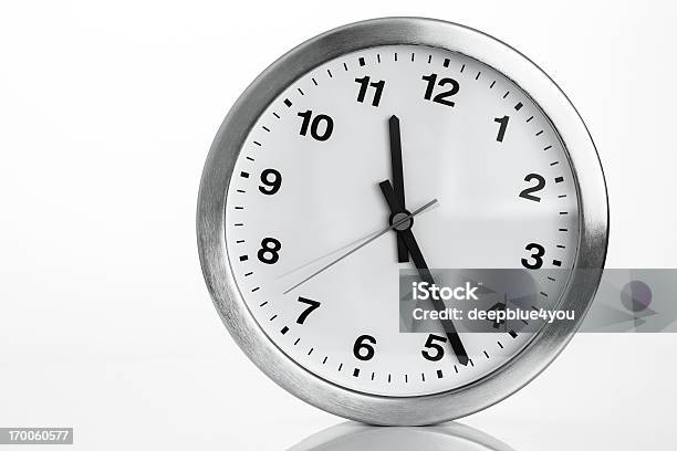 Aislado Cocina Reloj 1202 Foto de stock y más banco de imágenes de Aluminio - Aluminio, Reloj, Aguja de Reloj